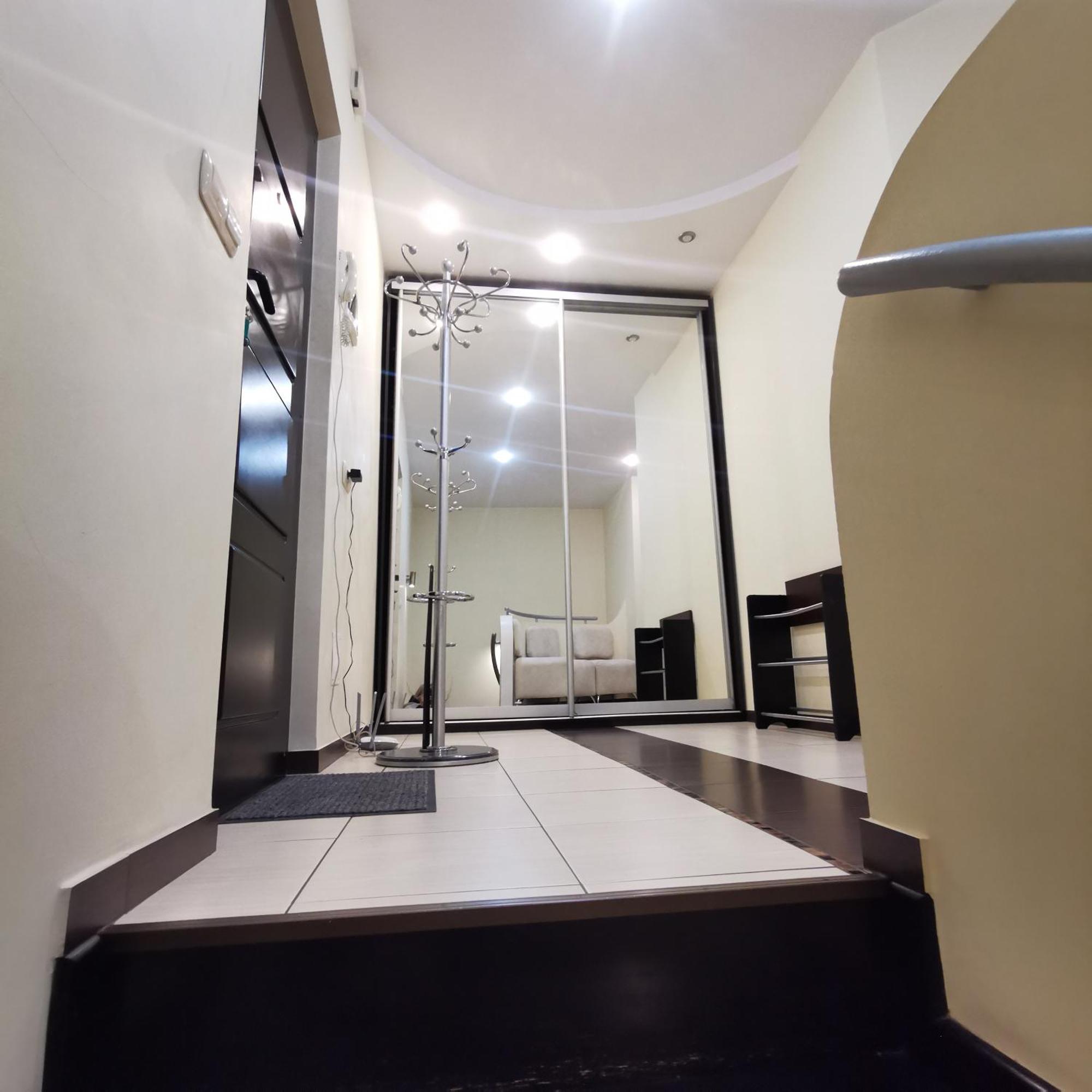 Big Apartment In Rivne Center Екстериор снимка